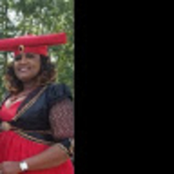 Meet your Posher, Ewaldine - Picture 1 of 1